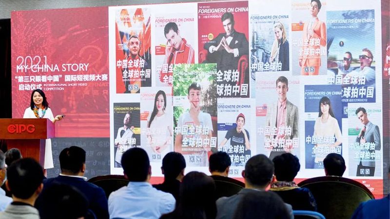 大学生创业新选择：传媒公司加盟，加盟费多少合适？**